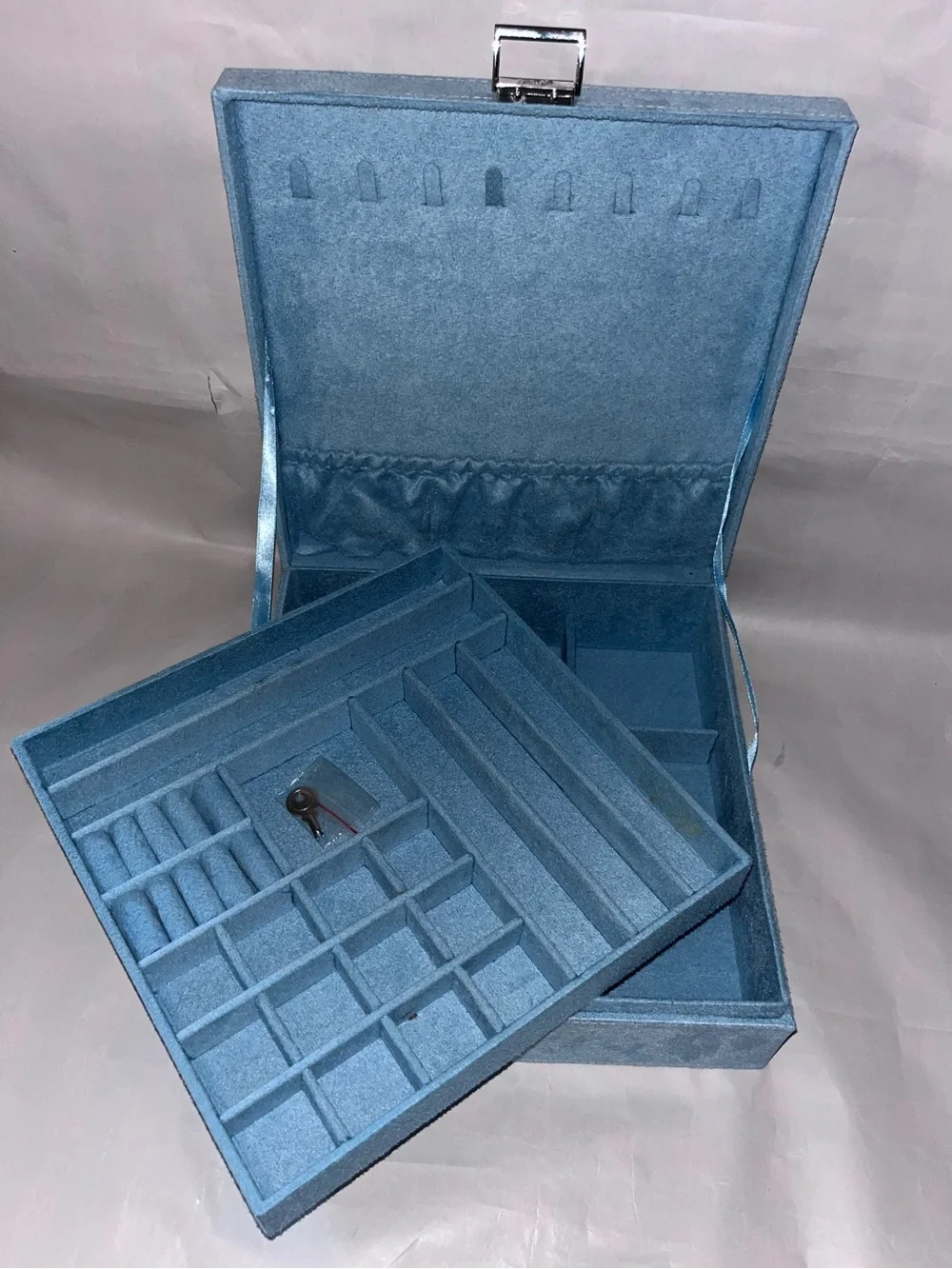 Light Blue Jewelry Organizer Box with Removable Tray and key by Guanya